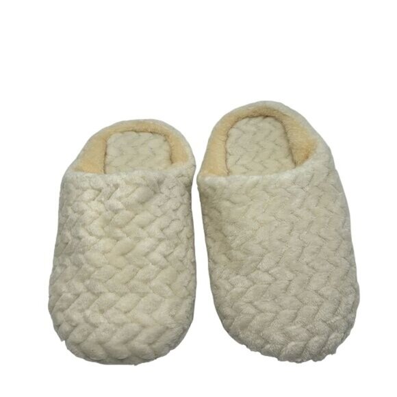 NWOT Plush Cream Indoor Slippers EU 39/40 Cozy Fleece Lining & Quilted Design - Picture 1 of 2